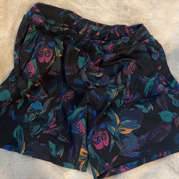 NWOT All In Motion UPF Hybrid Swim Shorts Trunks Men's Medium 32 34 Black Floral - Picture 2 of 7